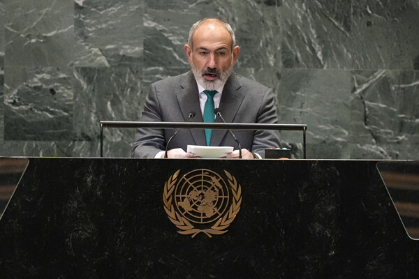 Премьер-министр Армении выступает за мир с Азербайджаном