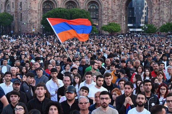 Армянская полиция задержала 88 протестующих в Ереване